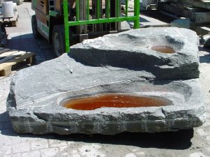 Wasserfall Brunnen Stein Naturstein Gartenbrunnen Steinmetz Vorarlberg