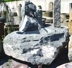 Brunnen Steinbrunnen Stein Naturstein Gartenbrunnen Steinmetz Vorarlberg