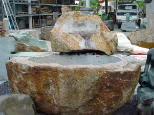 Brunnen Stein Naturstein Gartenbrunnen Steinmetz Vorarlberg