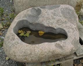 Brunnen Stein Naturstein Gartenbrunnen Steinmetz Vorarlberg