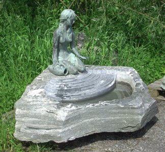 Brunnen Stein Naturstein Gartenbrunnen Steinbrunnen Garten Granitbrunnen Granit Steinmetz Österreich Vorarlberg Lustenau Dornbirn Bregenz Feldkirch Bludenz Lech Zürs Hard Höchst Fußach Kennelbach Hohenems